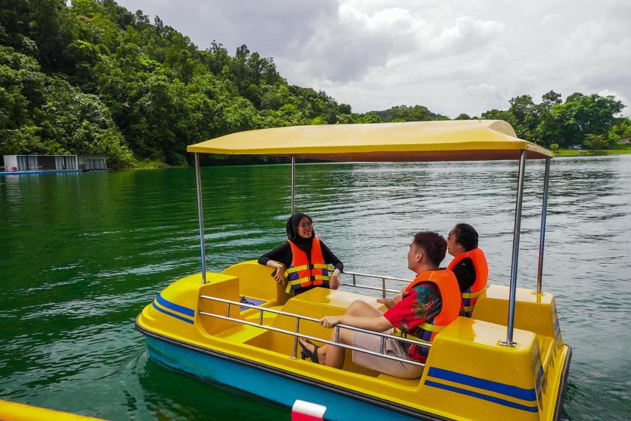 Roxy Tasik Biru Resort City Bau Eksteriør bilde