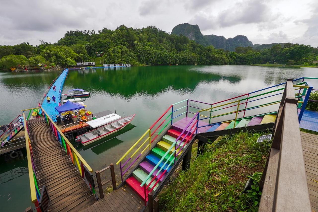 Roxy Tasik Biru Resort City Bau Eksteriør bilde