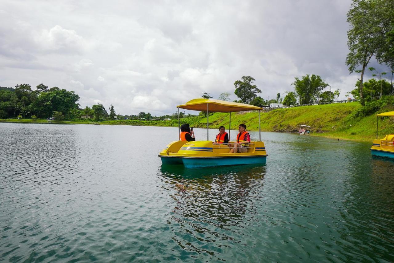 Roxy Tasik Biru Resort City Bau Eksteriør bilde