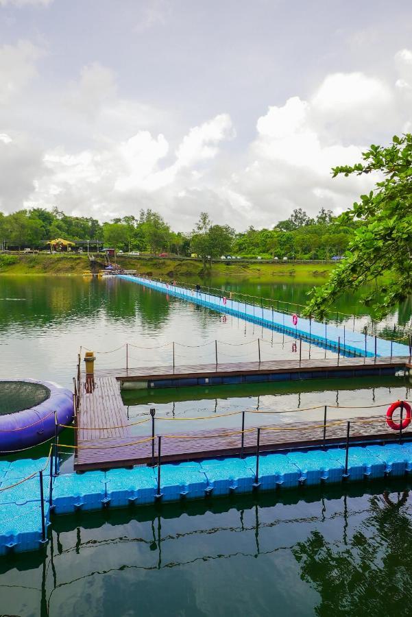 Roxy Tasik Biru Resort City Bau Eksteriør bilde