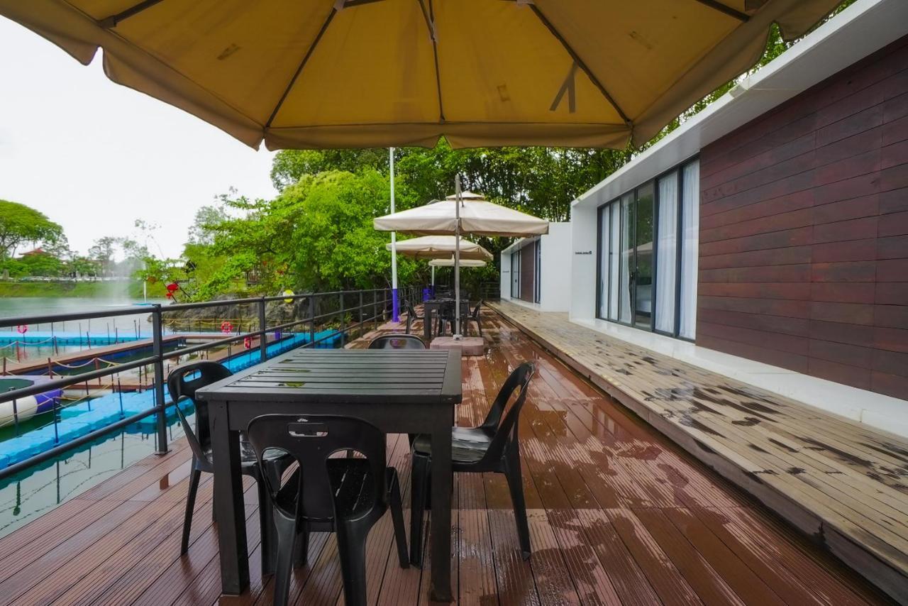 Roxy Tasik Biru Resort City Bau Eksteriør bilde