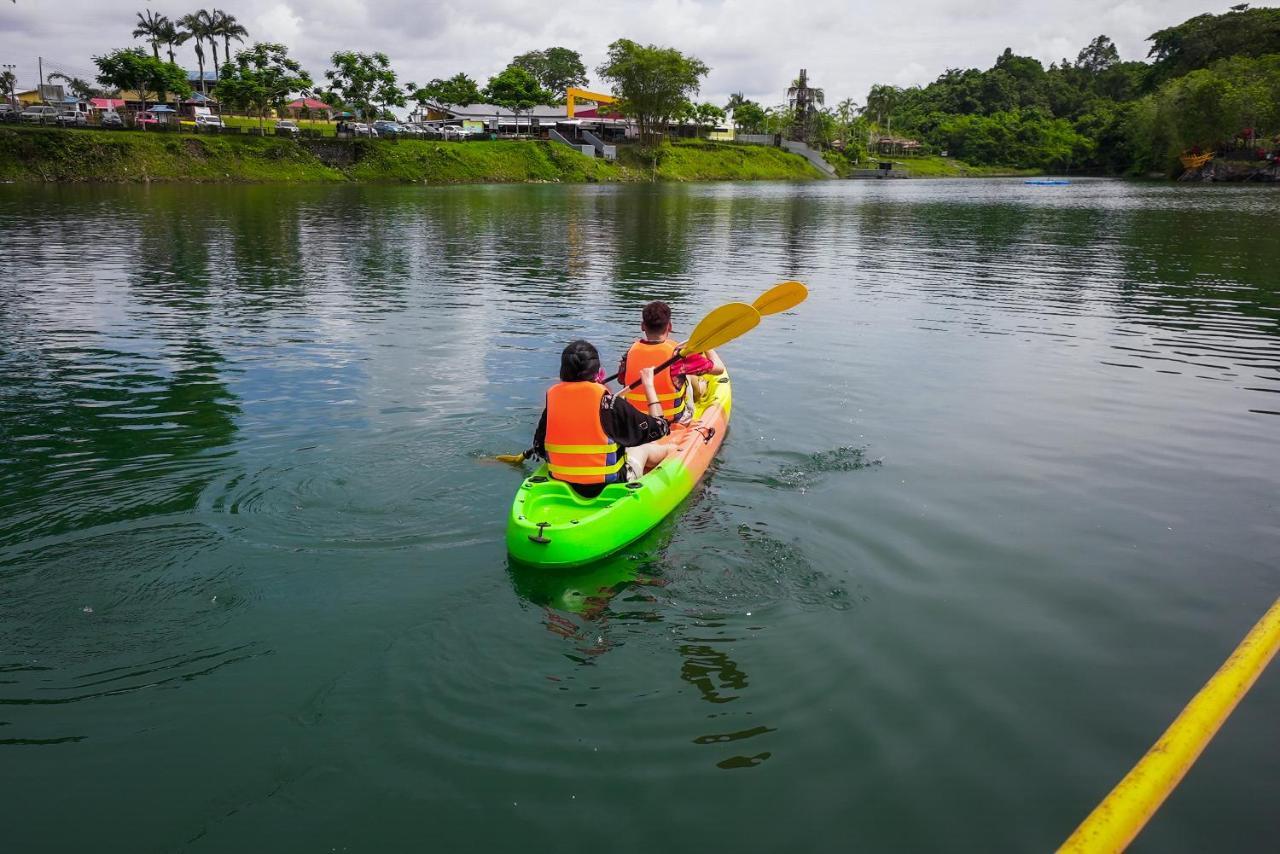 Roxy Tasik Biru Resort City Bau Eksteriør bilde