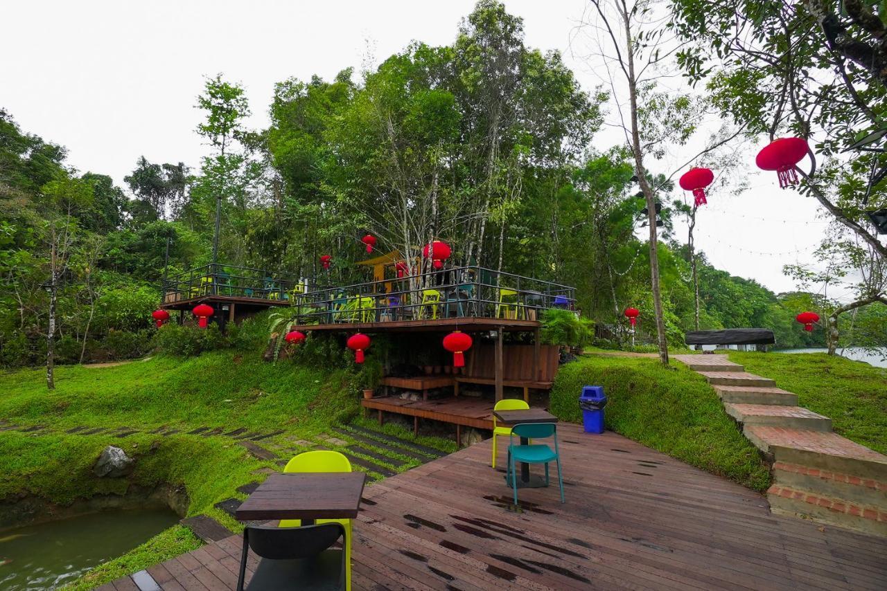 Roxy Tasik Biru Resort City Bau Eksteriør bilde